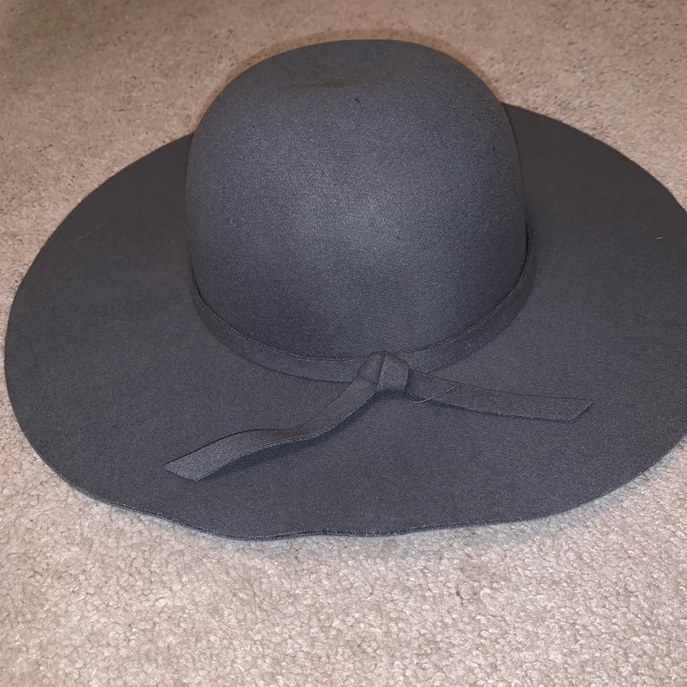 New Rue 21 Grey hat